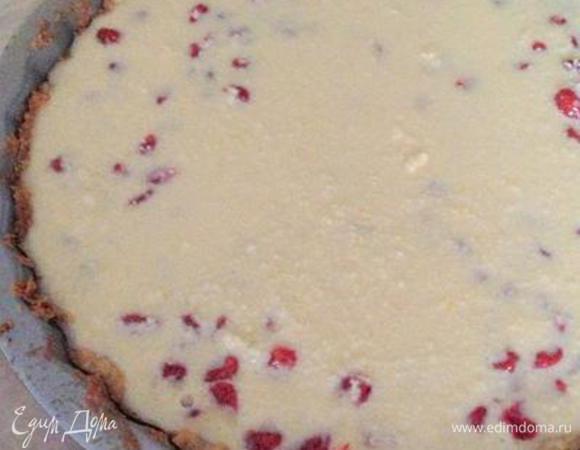 Заливаем пудингом и ставим обратно в духовку минут на 25-35 (смотреть по состоянию пудинга) на 180 градусов

