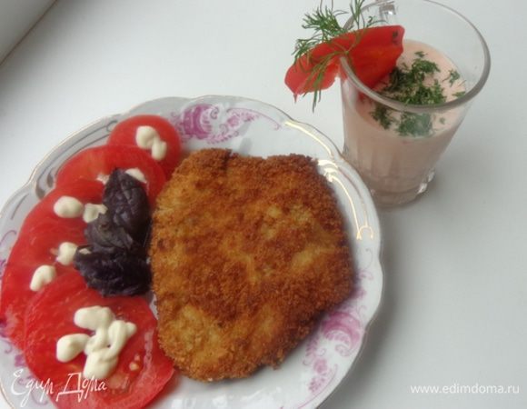 Подавать сразу же! С отбивными котлетами мороженое прошло на ура! Ну, а если оно подтает, получится замечательный освежающий коктейль.