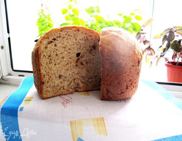 Ингредиенты перечислены в том порядке, в котором они закладываются в ХП в моей модели. Паприка добавляется по сигналу. Режим "Основной", выход - 500 г, корочка - тёмная. 
