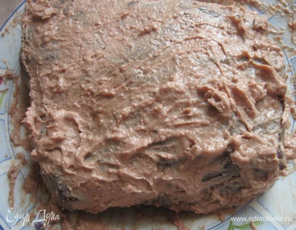 Снять с мяса кулинарную нить, обмазать  мясо паштетом. 



