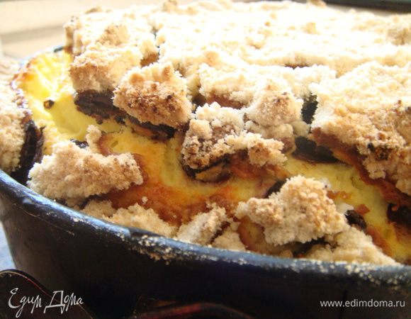 готовый пирог охладить, снять осторожно борта, выложить на блюдо и подавать 