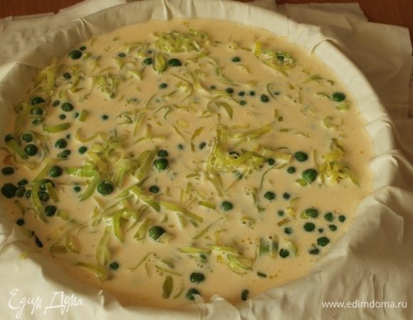 Залить яично-молочной смесью...