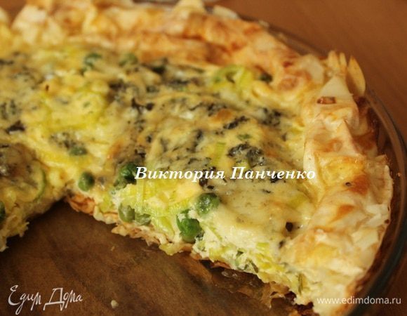 Подавать теплым или остывшим до комнатной температуры.