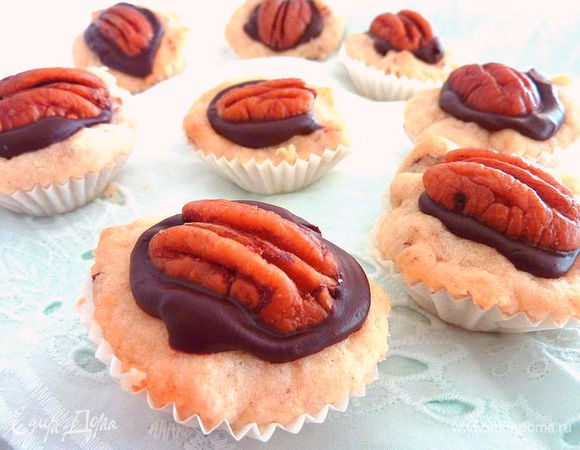 Печенье хранятся при комнатной температуре в закрытой коробке до 4 дней.