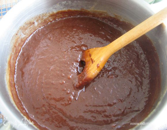 Тщательно перемешать. Хранится в холодильнике до 2-х недель, так говорят, но у нас улетает за несколько дней.