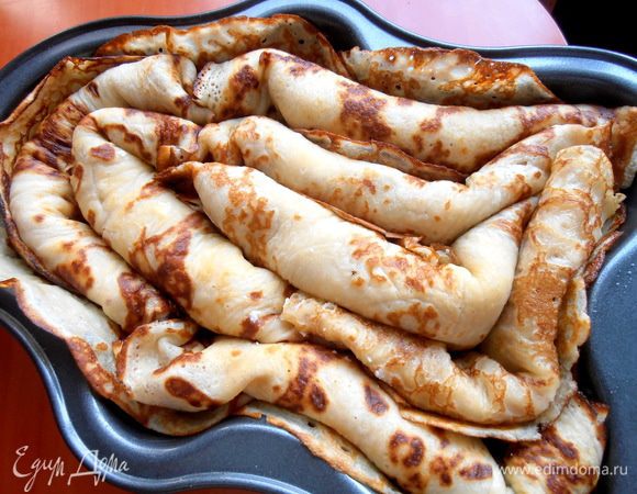 Вот так втискиваем рулетики, не оставляя пустот)))