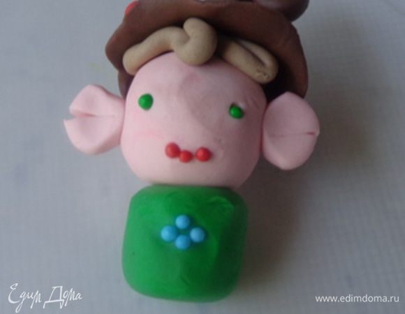 украшаем гномика...