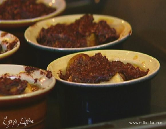 Запекать груши в разогретой духовке 20 минут.
