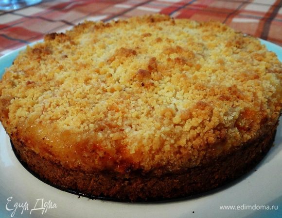 Пирог лучше всего резать немного остывшим, так как горячущей творожной начинкой и обжечься не далеко (испытала на собственном опыте :-) ). Очень вкусно! Приятного чаепития! 