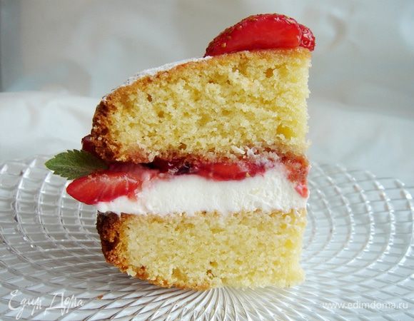 Кекс рассыпчатый, хорошо режется и держит форму. Приятного чаепития!