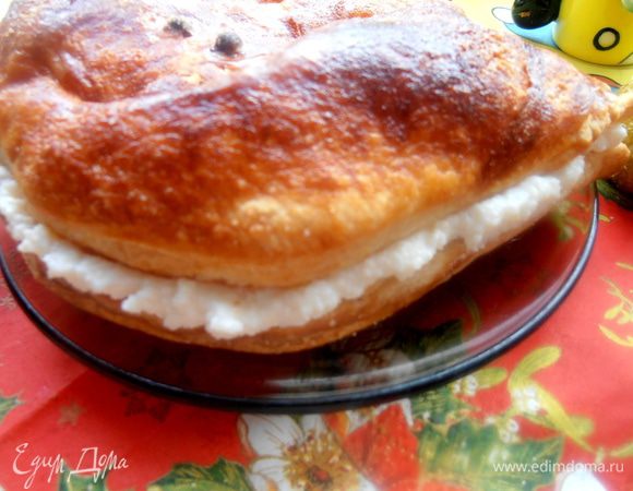 Можно спрятать начинку...,но я специально сделала её видимой))),так аппетитнее)))