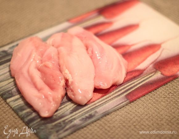 Филе птицы помыть и отделить от жилок