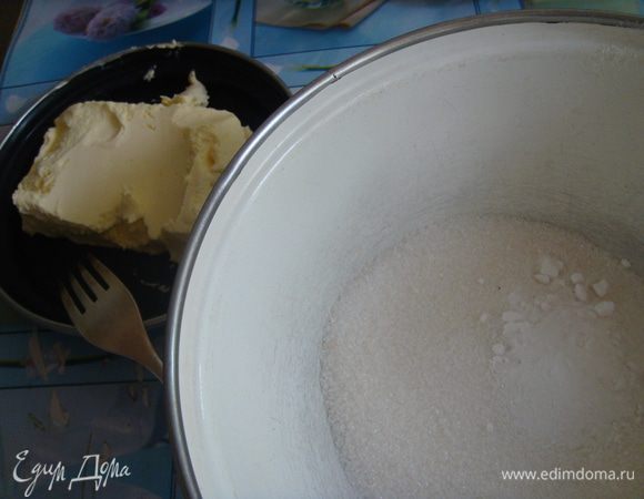 масло/сахар/муку и разрыхлитель смешать в крошку