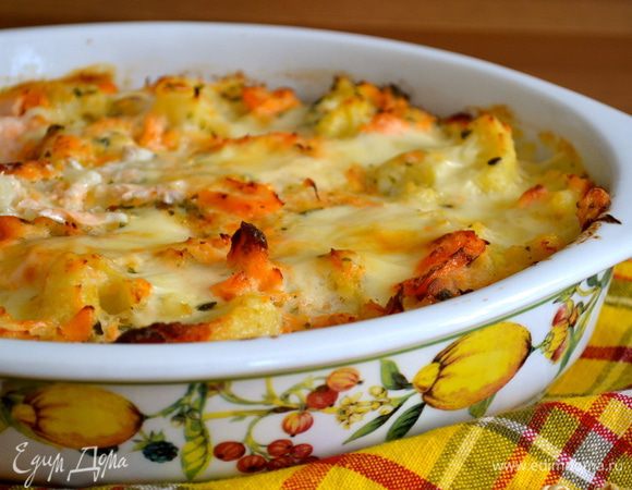 Готовой запеканке дать постоять минут 15-20 и подавать.