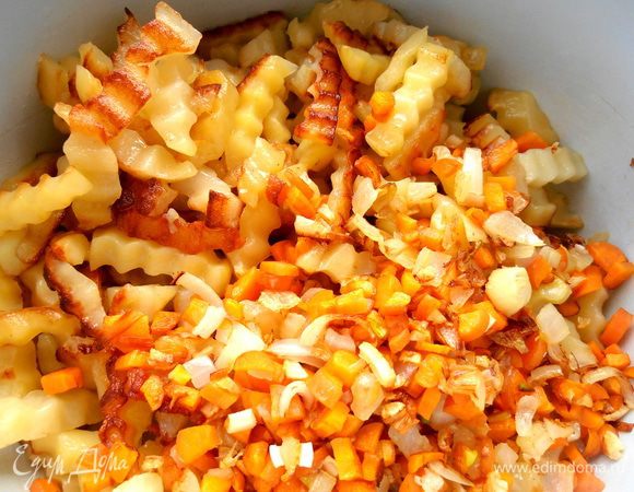 Отправляем зажарку к картофелю...