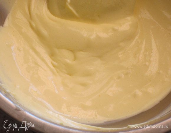 Добавить маскарпоне, хорошо перемешать