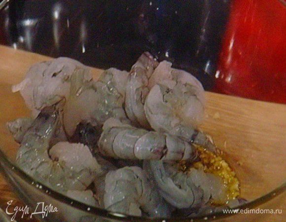 И замариновать креветки. 