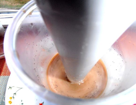 Взбиваем в блендере или ложкой.