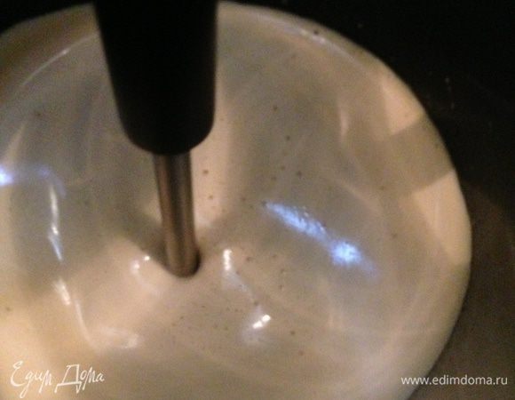 Взбиваем до крепкой пены 