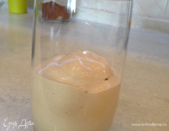 Перекладываем пену в стакан