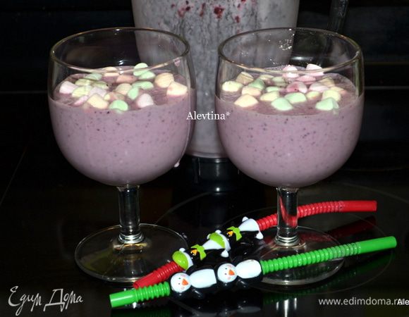 Подаем тут же и наслаждаемся. оч.богатый вкус,если использованы свежие ягоды.