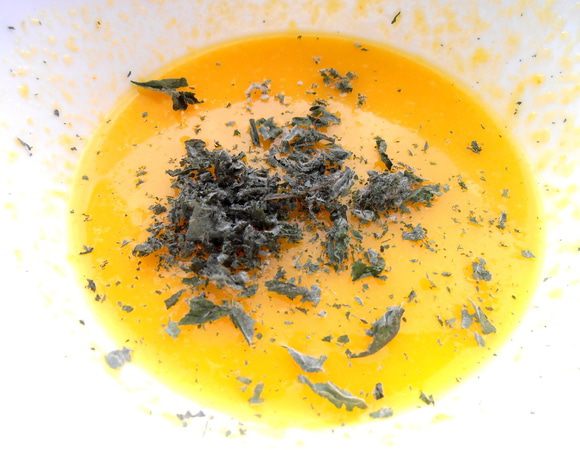 Добавляем свежую или сухую мяту...