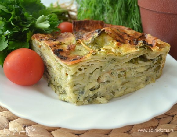 Я даже не могу понять, горячим или холодным он вкуснее. Кусок отлично держит форму, можно взять на работу или на пикник. В общем, суперпирог.