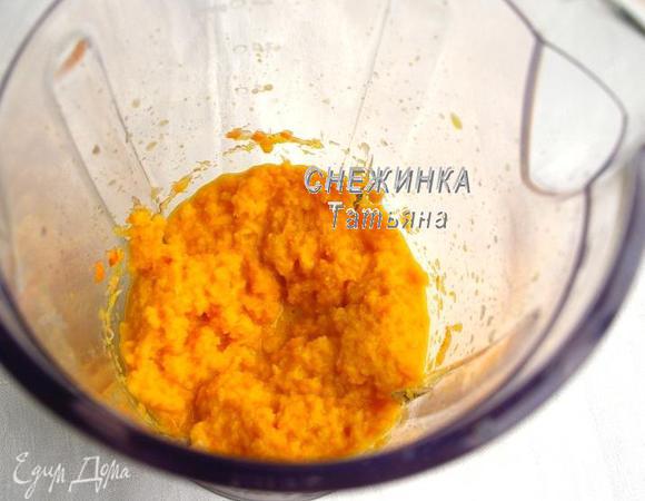 Все эти продукты складываем в блендер и измельчаем в кашицу.