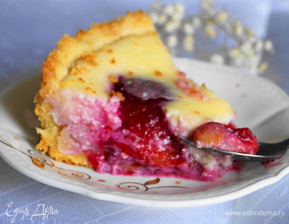 Дать пирогу остыть и нарезать на кусочки. Приятного аппетита!!!