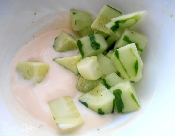 Добавляем к йогурту..., лучше без добавок, нейтральный или взять простой кефир!