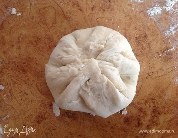 И хорошо защипать все края воедино.