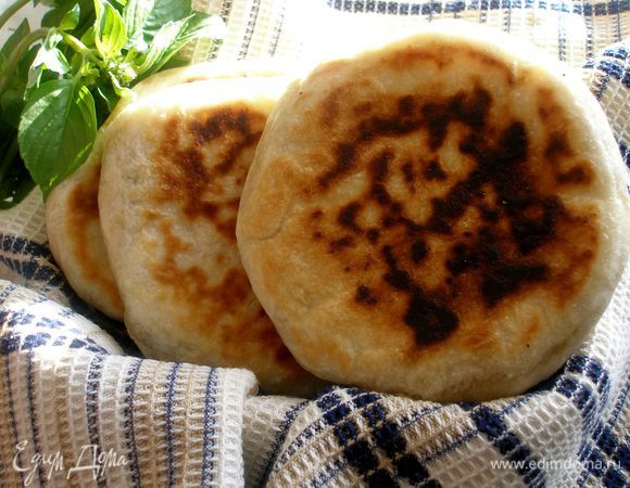 Подавать с пылу с жару!!!)) Но и холодные они тоже не менее вкусные.)