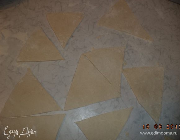 Разрезать пласт на треугольники.