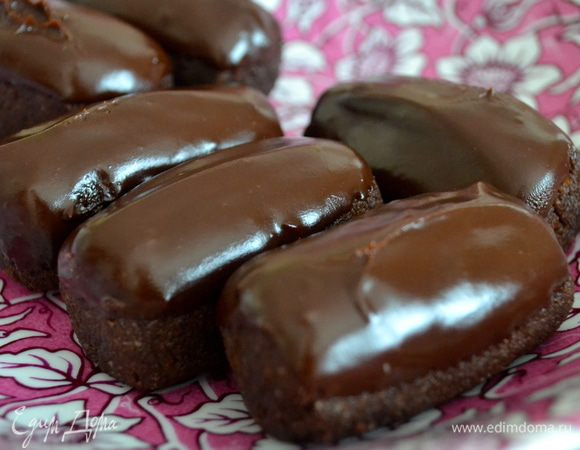 А еще на днях делала "Бисквитную "картошку" с шоколадным кремом" от Катюши http://www.edimdoma.ru/retsepty/50311-biskvitnaya-kartoshka-s-shokoladnym-kremom! Получилось ОЧЕНЬ вкусно!!! И, на мой взгляд, вполне аутентично. К тому же, удалось удивить своих итальянских гостей непривычным лакомством... )))  