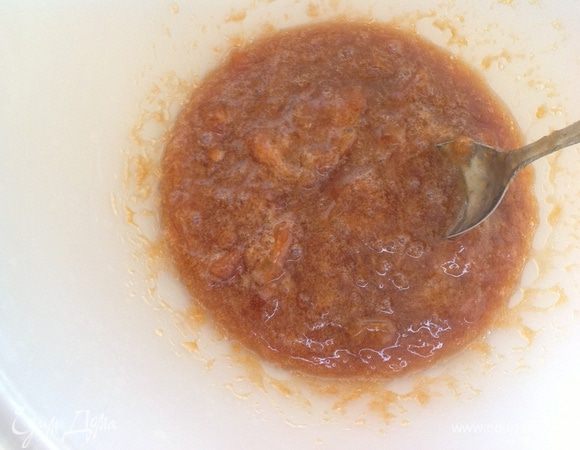 Через час варенье с содой станет более рыхлым и опустится.