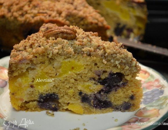 Достанем кекс из духовки, дадим полностью остыть и разрежем на порции.
Приятного аппетита.