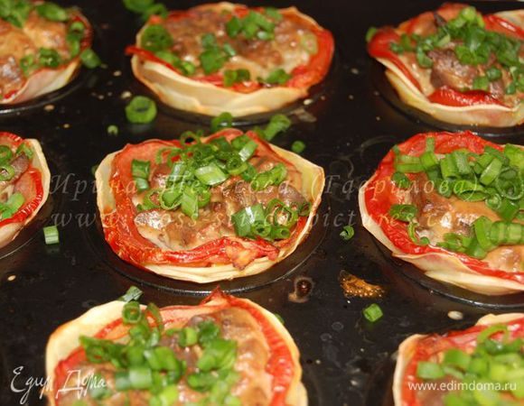 Отправляем в духовку. Я держала при 240 градусов 25-30 минут.