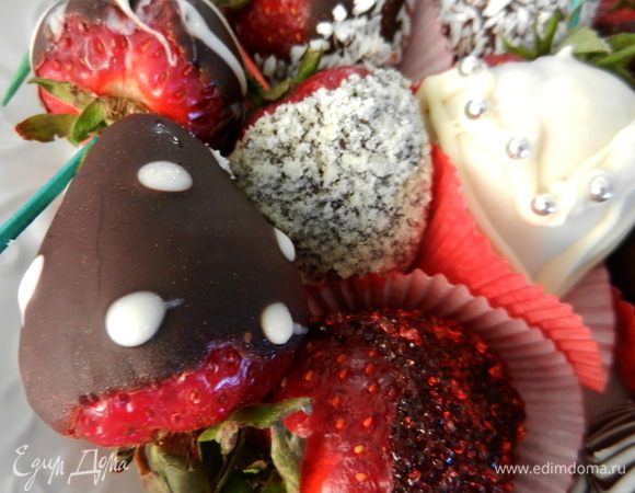 Примените фантазию и у вас получится гениально красиво! И еще очень-очень вкусно! Разойдется быстро, за минуту )))
Удачи в творчестве и веселого и вкусного праздника!!!