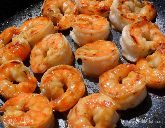 появится красивый карамельный блеск ,сразу же снимаем с плиты,даем немного остыть