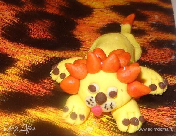 Скажу честно, в рубрике "время изготовления" я не знала, что написать. Во-первых, фигурки лепятся в течение нескольких дней, во-вторых, много времени отнимали раздумья, КАК что-то сделать и сомнения, получится ли это. В общем, процесс был достаточно долгим. НО ВСЕ МУЧИТЕЛЬНЫЕ СОМНЕНИЯ ОКУПИЛИСЬ РАДОСТЬЮ, КОГДА Я УВИДЕЛА ГОТОВЫЙ ТОРТ.

УГОЩАЙТЕСЬ! Он такой большой, что хватит на всех!!!