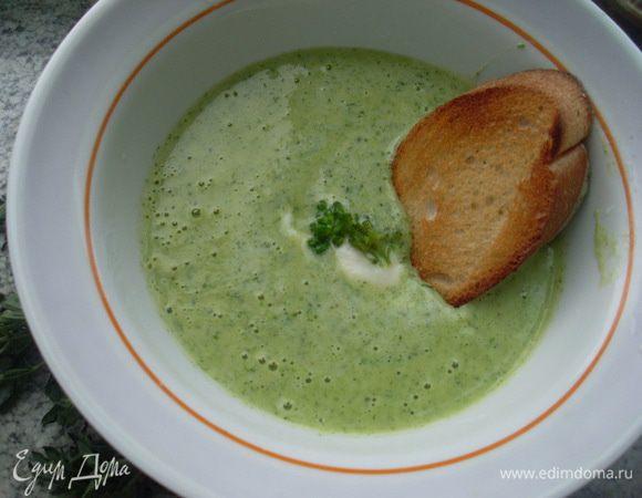 Подавать с сухариками из подсушенного багета, их можно натереть чесноком.