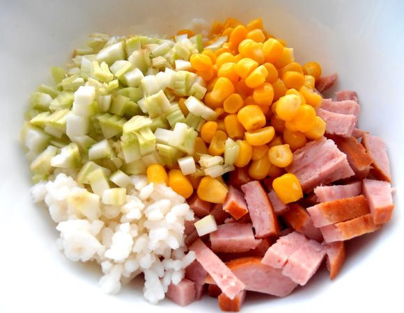 Сельдерй мелко покрошить...,тоже пара ложек получится.