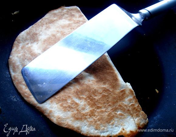 Особенно прижимаем краешки...