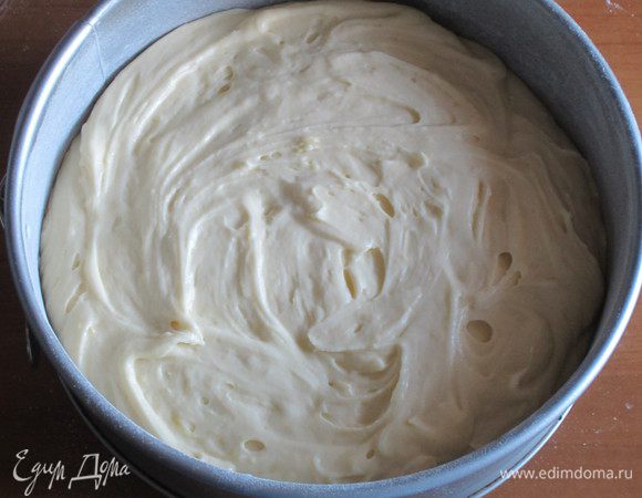 Выложить тесто в форму с пергаментом.....