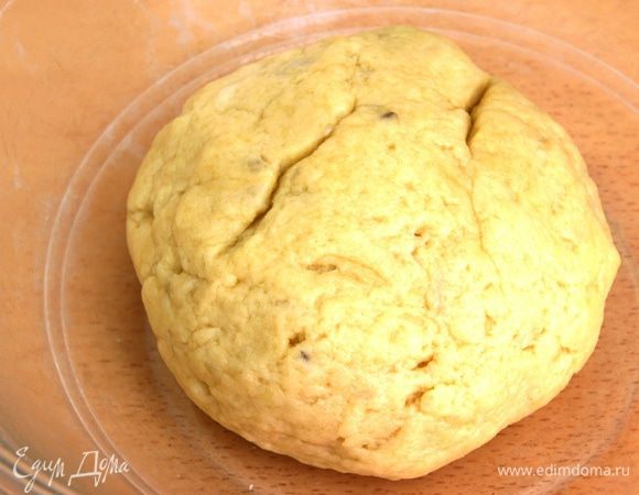 Духовку разогреть до 175С.
Для теста:
Отварить картофель, помять как на пюре, добавить масло и перемешать, добавить, муку, щепотку соли, тмин и замесить мягкое тесто.