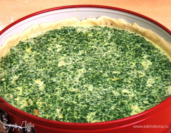 Сверху капусту, разровнять и полить заливкой.