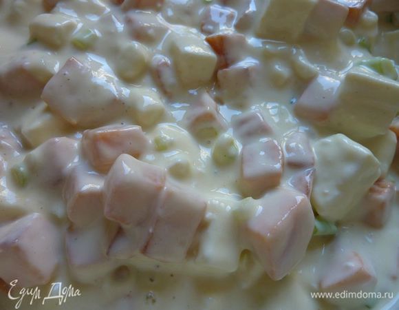 Добавить сыр, лук и жареный батат, перемешать до однородности .