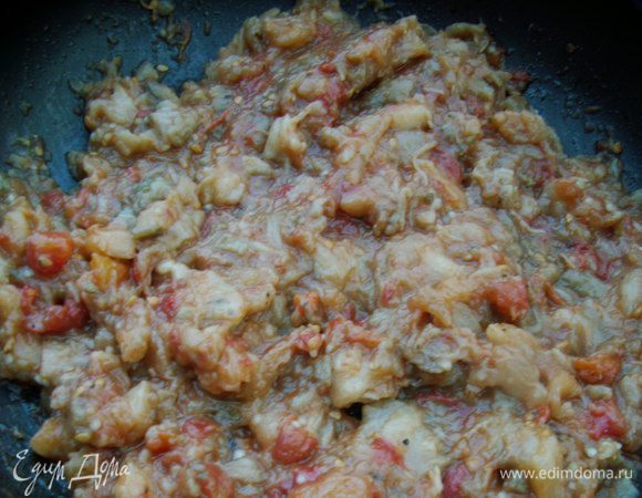 Добавляем сок лимона, солим и снимаем с огня.