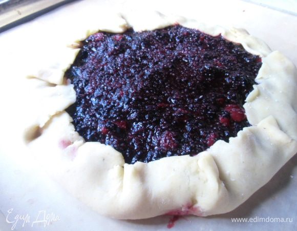 Завернуть края и поставить в духовку