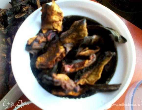 Сухие грибы помещаем в кофемолку...